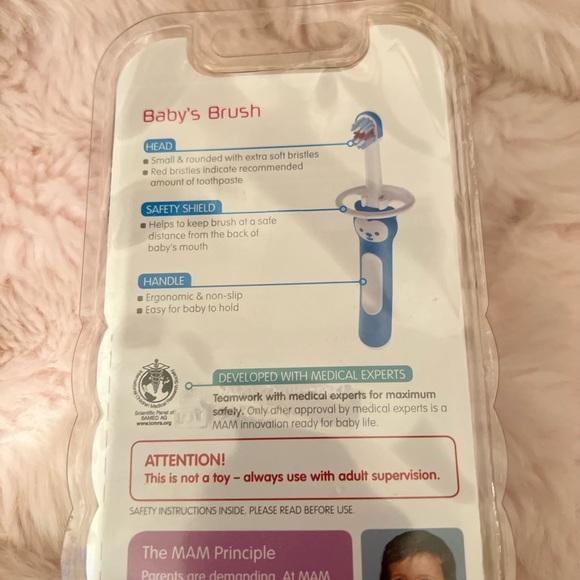 MAM Green Baby Toothbrushes (2 Baby's Brushes and 1 Safety Shield) - Picture 3 of 4